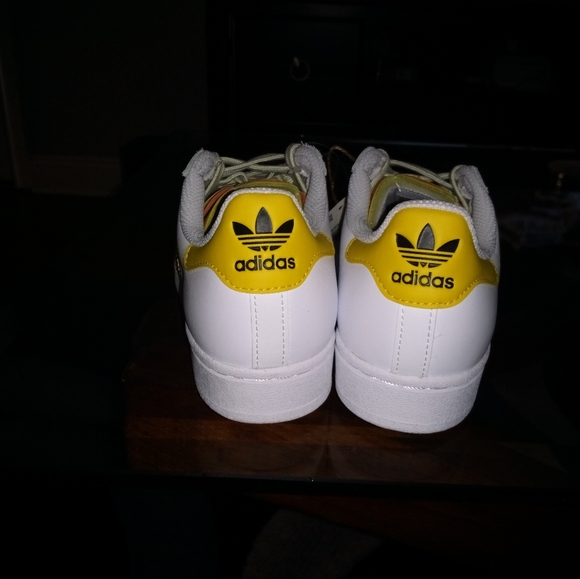 Adidas Shell Toes - Picture 4 of 5